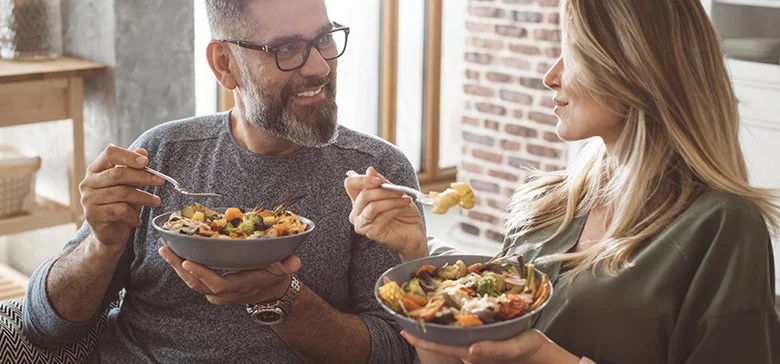 Mann und Frau Essen